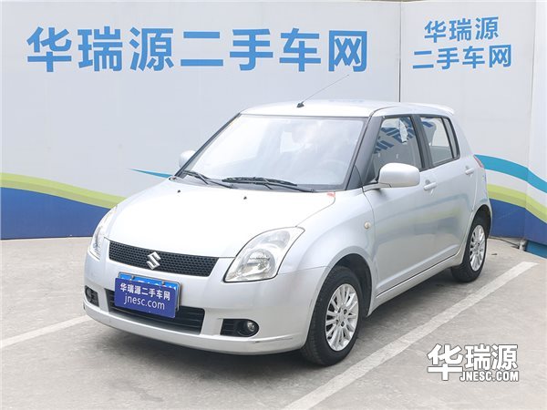 2万元二手车，银灰色铃木雨燕，保养仔细车子的状况好