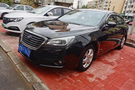 吉林二手奔腾B90 2012款 2.0L 自动 豪华型