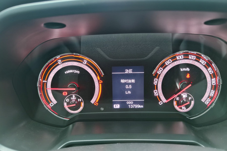丽水二手上汽大通MAXUS T60 2020款 2.0T 四驱 手自一体 长厢高底盘 先锋版 柴油 国VI